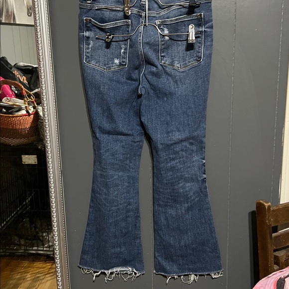 Judy Blue raw hem flare jeans - Picture 4 of 8